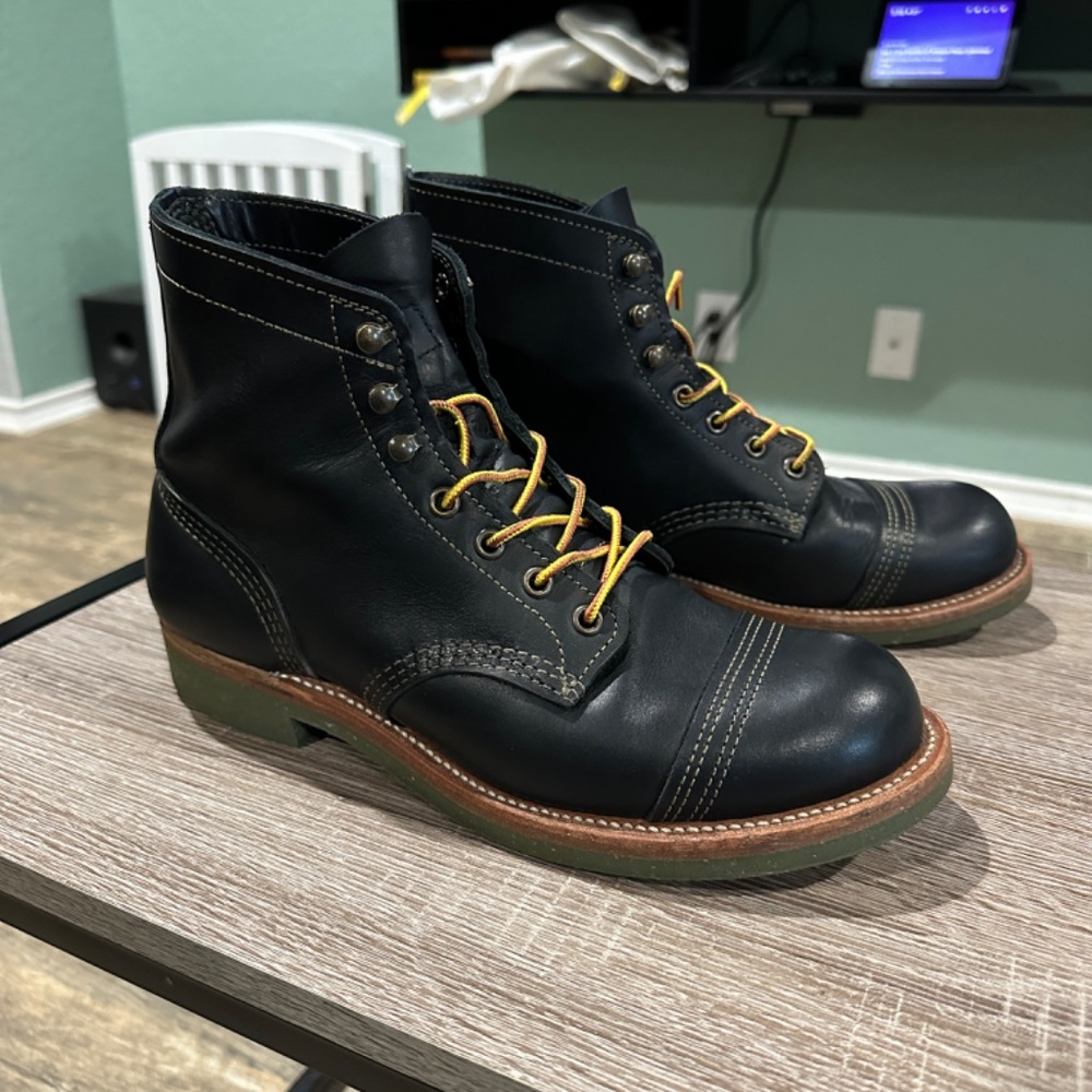 Red Wing Shoes 4331 Riders Room Iron Ranger in Black Harness 7.5D Mens used